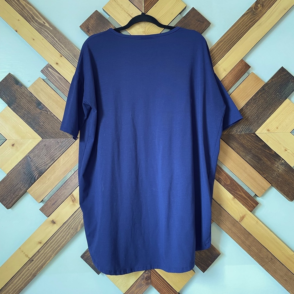 LuLaRoe Simply Comfortable Top size Medium - Picture 2 of 2